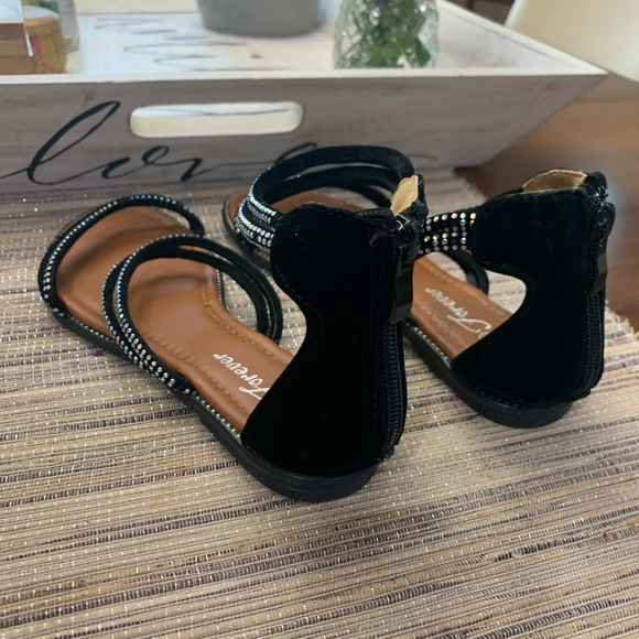 Black strapped sandal with diamond beading - Picture 3 of 4